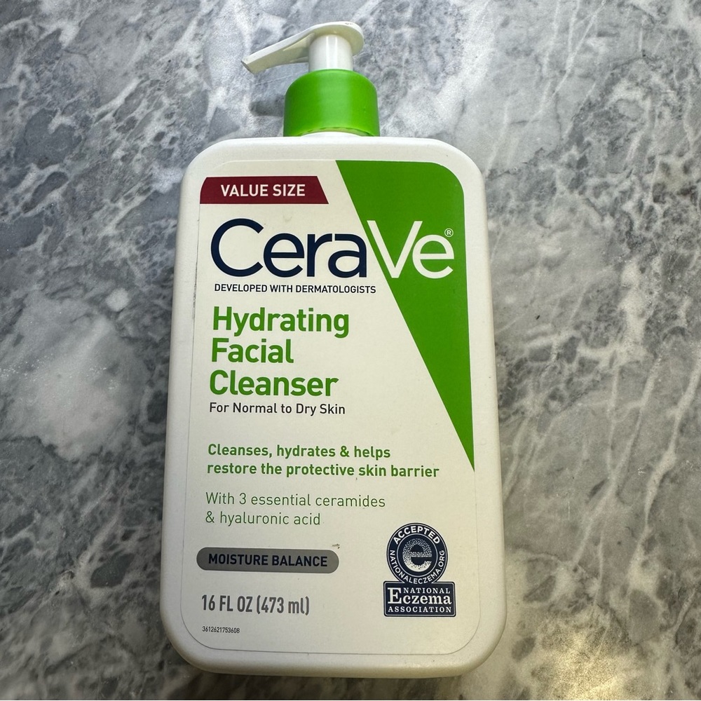 CeraVe Hydrating Facial Cleanser